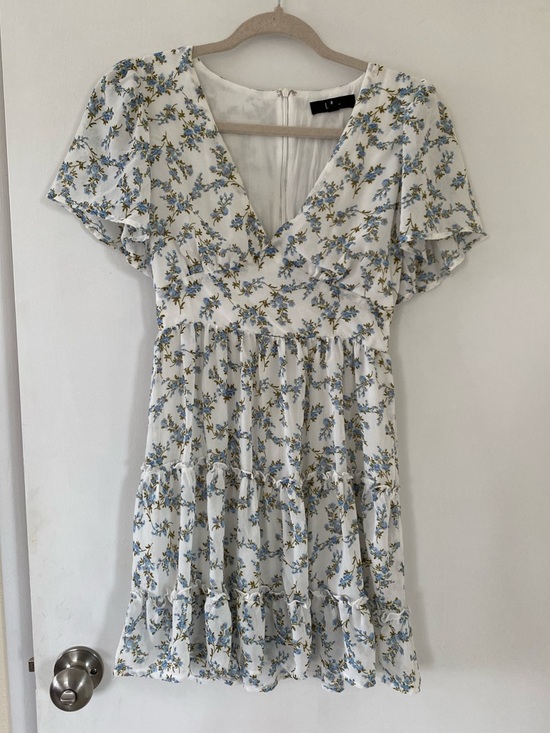 Lulus Dresses & Skirts - Lulu's White Floral Mini Dress Coquette Soft Girl Cottagecore Dainty XS
